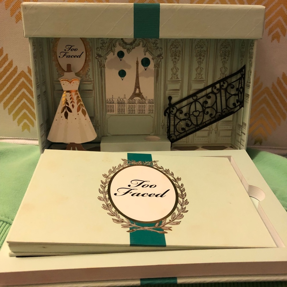 Too Faced La Petite Mansion